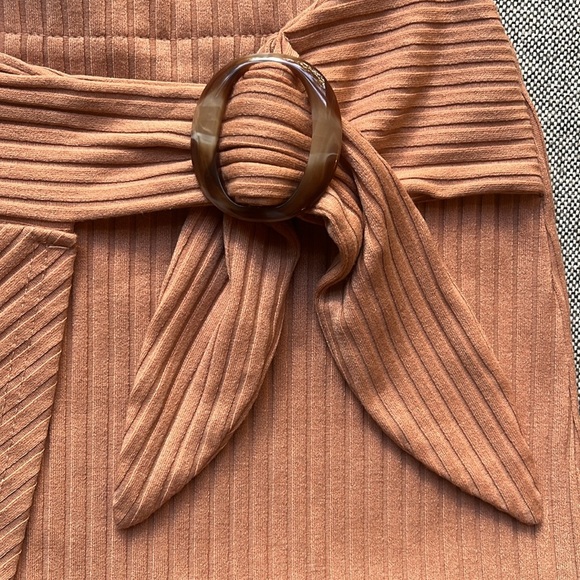 Ribbed Midi Wrap Skirt with Tortoise shell belt detailing , Size: M - Picture 5 of 16